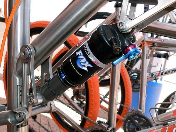 Last year's RP23 was already quite fantastic, so this year's version only receives a new Schrader valve location and minor valving tweaks.