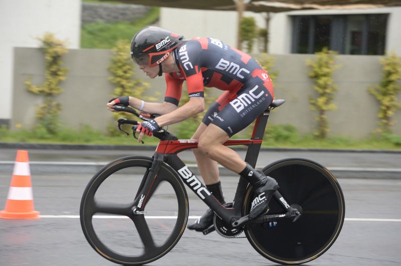 Rohan Dennis (BMC) changes gear during the time trial