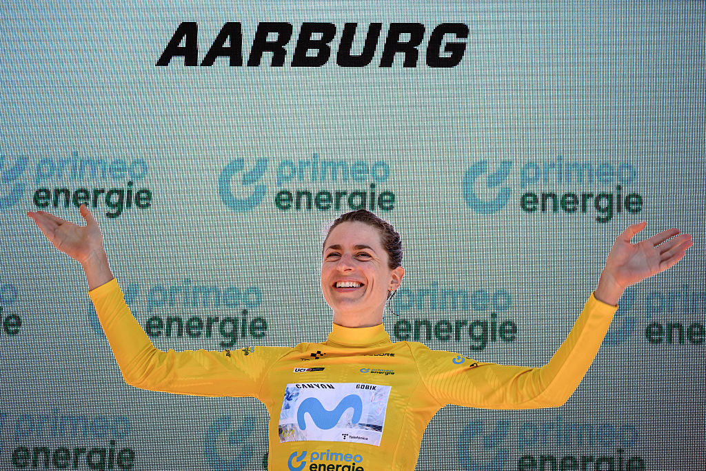As it happened: New yellow jersey as TT specialists shake up the GC on Tour de Suisse Women stage 4