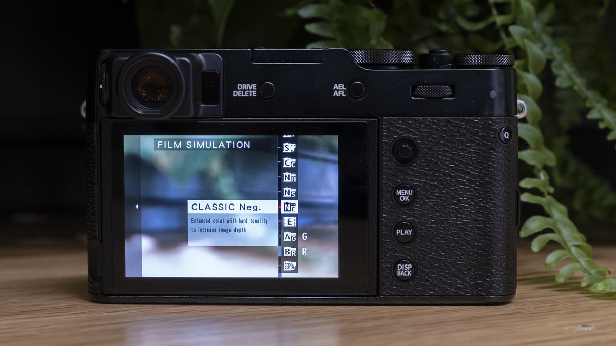 Fujifilm X100V
