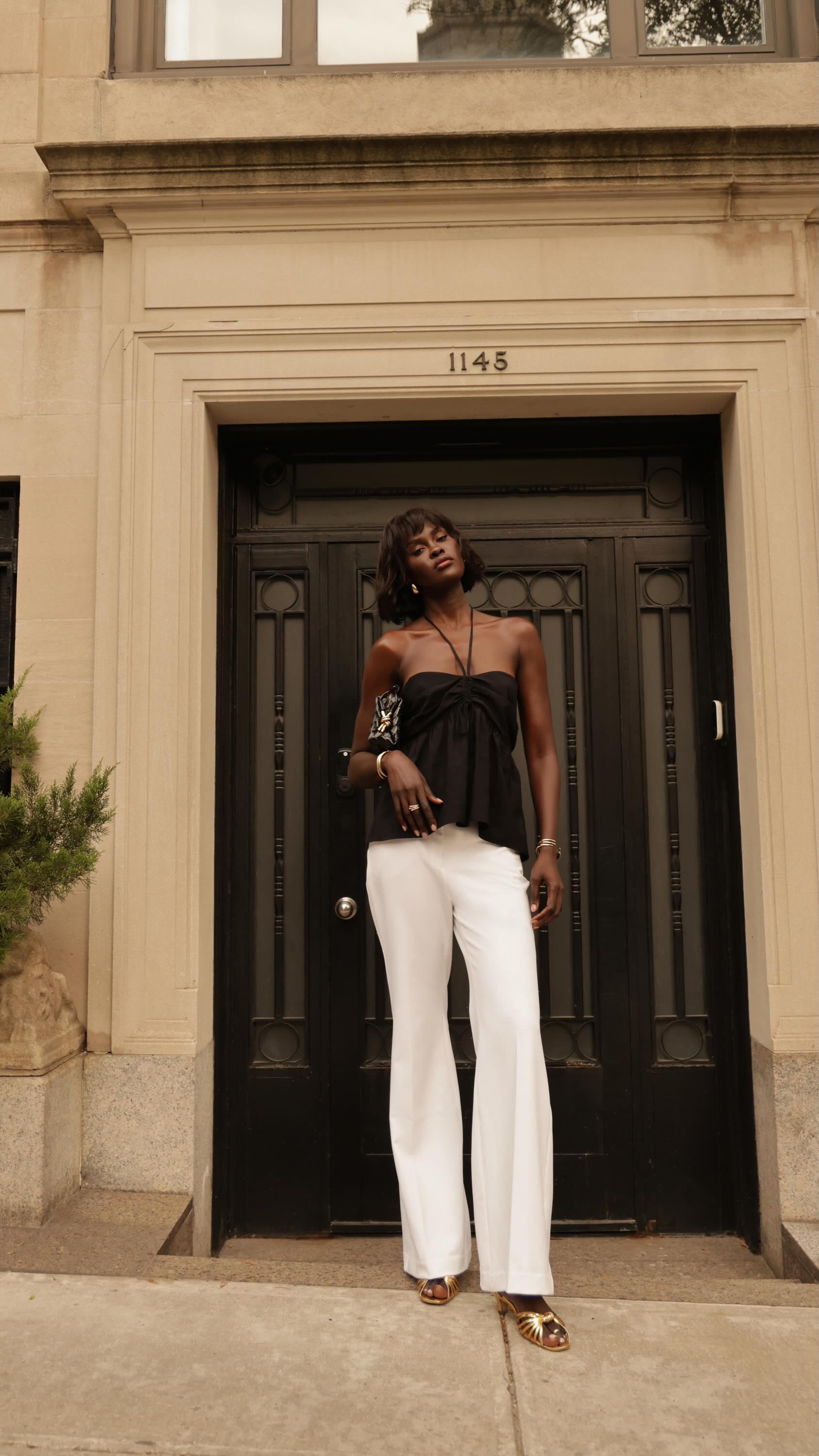 @lefevrediary's image wearing a black bathroom, one of the key summer trends in 2025.