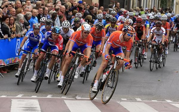 Laurens Ten Dam (Netherlands) at the head of the peloton.