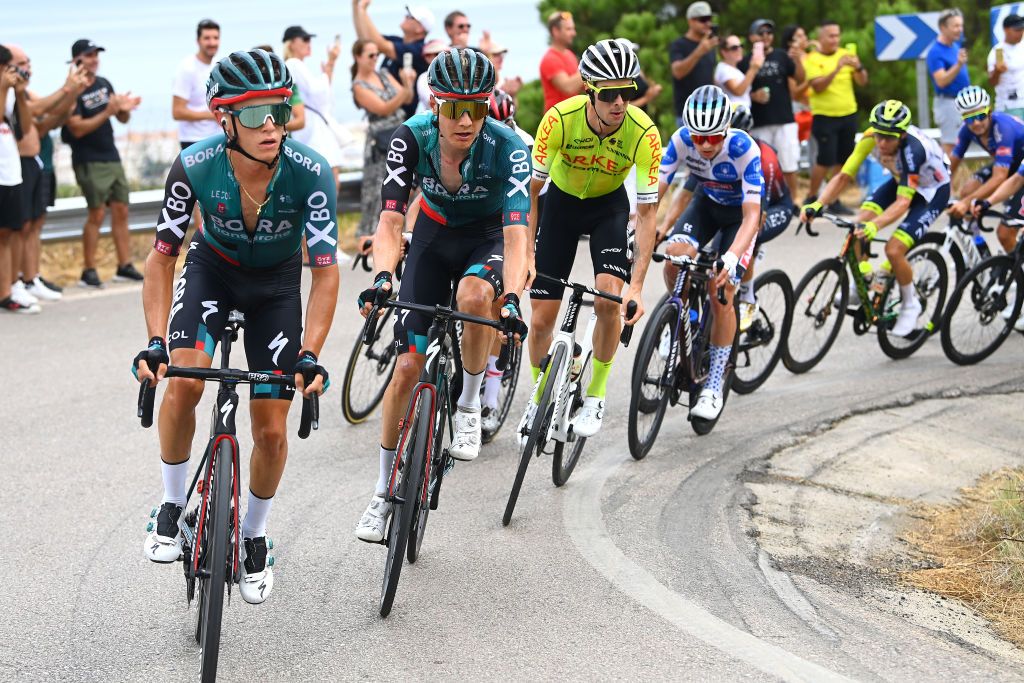ESTEPONA SPAIN SEPTEMBER 01 LR Matteo Fabbro of Italy Wilco Kelderman of Netherlands and Team Bora Hansgrohe Elie Gesbert of France and Team Arka Samsic and Jay Vine of Australia and Team AlpecinDeceuninck Polka Dot Mountain Jersey lead the breakaway during the 77th Tour of Spain 2022 Stage 12 a 1927km stage from Salobrea Peas Blancas Estepona 1260m LaVuelta22 WorldTour on September 01 2022 in Estepona Spain Photo by Tim de WaeleGetty Images