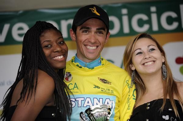 Alberto Contador (Astana) remains in the yellow leader's jersey.