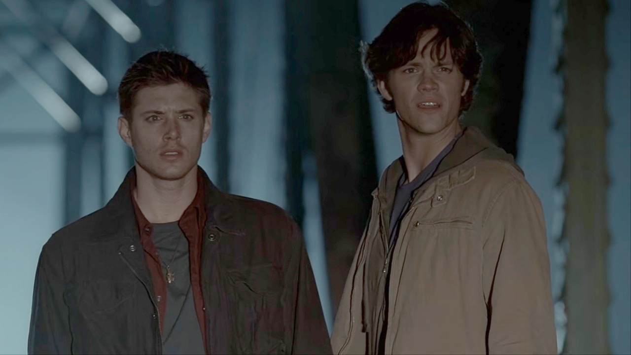 Sam and Dean on a bridge in Supernatural Season 1x01