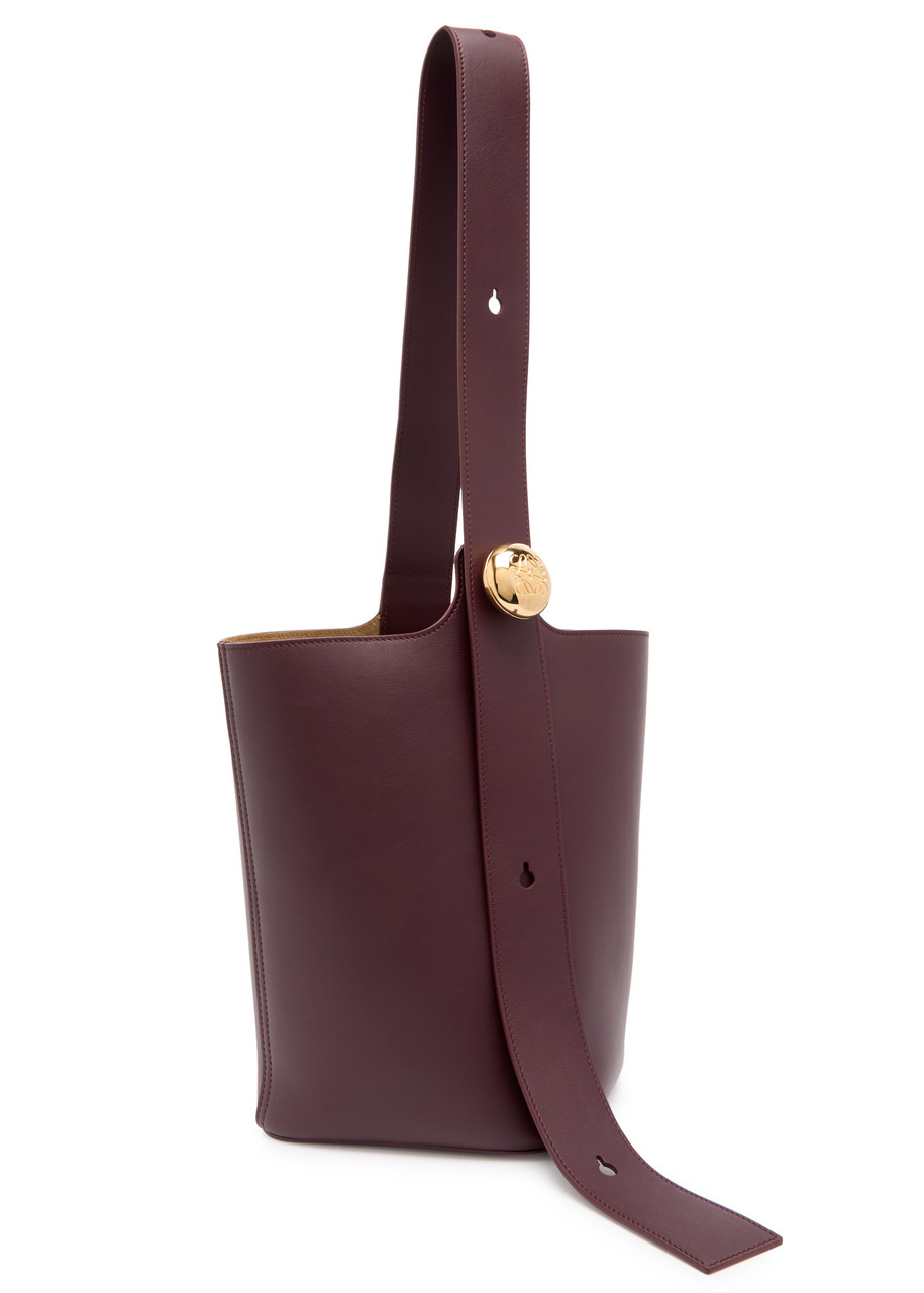Pebble Medium Leather Bucket Bag