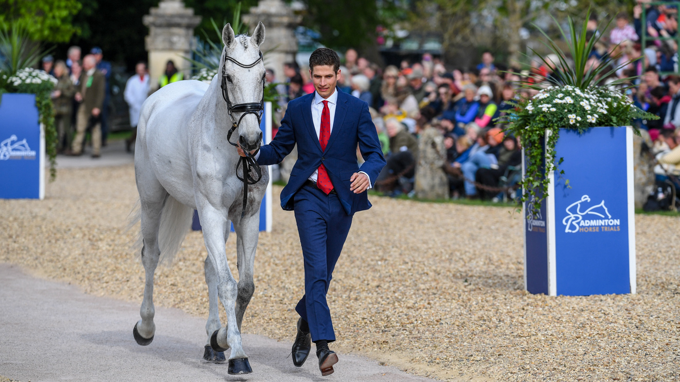 Christoph Wahler&amp;rsquo;s groom: Carjatan S at the trot-up
