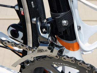 Parlee uses its own trick wraparound carbon fiber adapter to mount the SRAM Force front derailleur