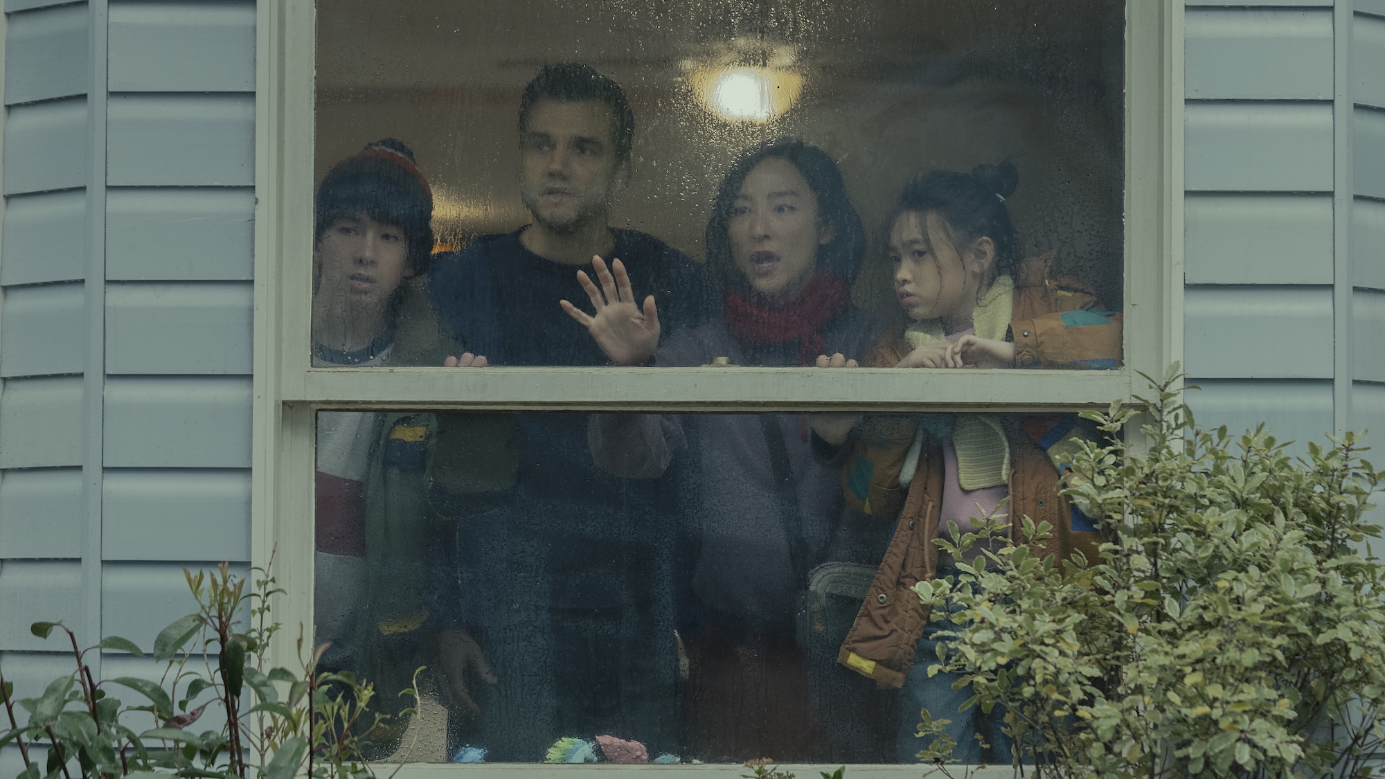 The Last House. (L-R) Noah Alexander Sosnowski as Graham, Wagner Moura as Jason, Greta Lee as Ann, Riley Chung as Ruth in The Last House. Cr. Chris Baker/Netflix &amp;copy; 2026