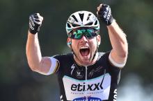 Mark Cavendish (Etixx-Quick Step) wins stage 7
