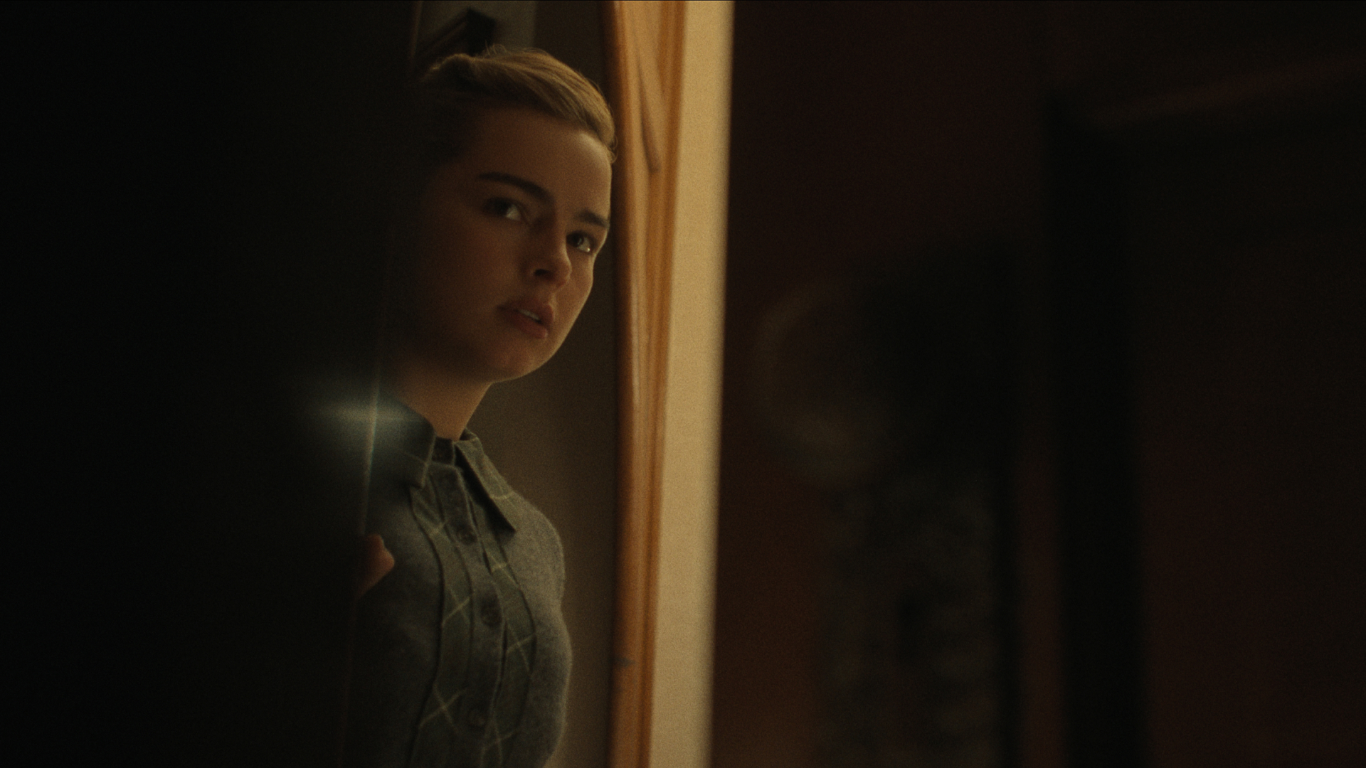 Addison Rae as Evelyn in episode 303 of Monster: The Ed Gein Story.