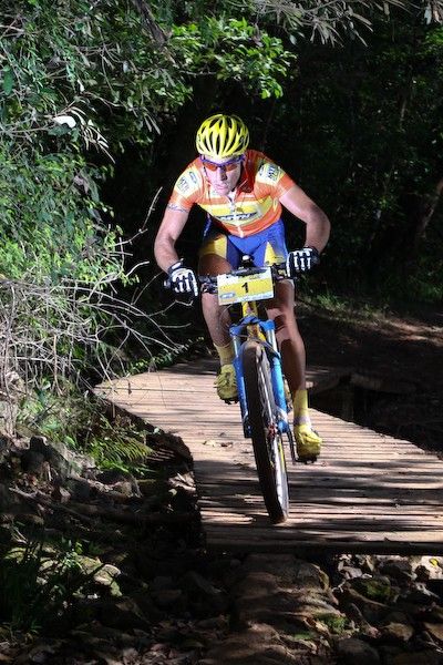 Kevin Evans charged to victory, ending a long victory drought in the MTN South African National Marathon Series.
