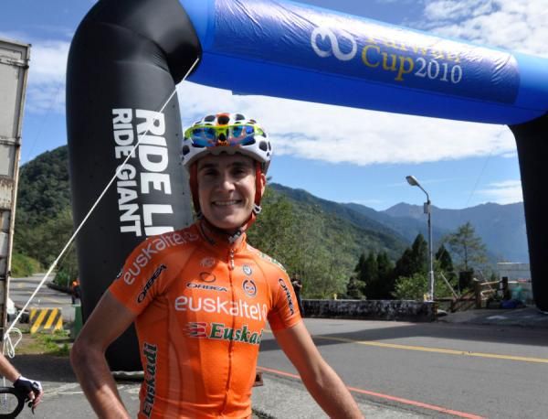 Amets Txurruka after winning the hill climb in Wuling.