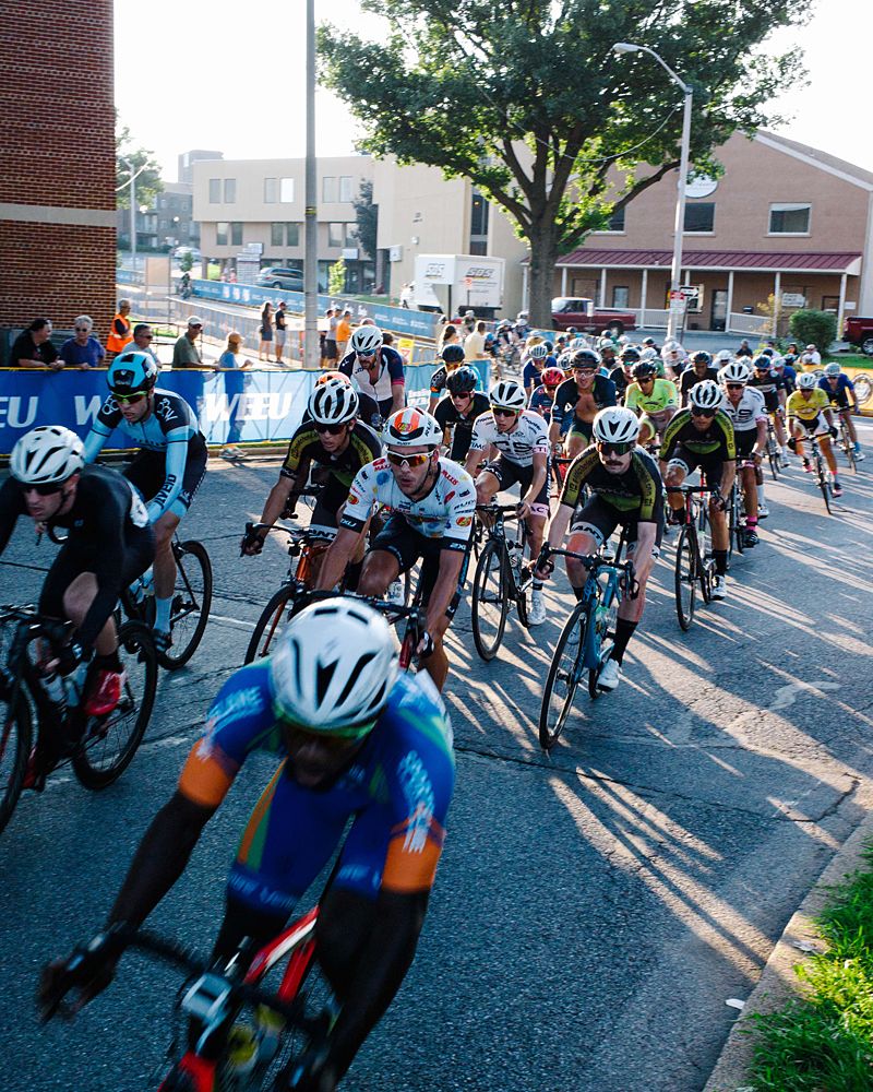 Curtis White (Jelly Belly Pro Cycling) bides his time in the main field surrounded Team Skyline riders who watched the pre-race favorite closely
