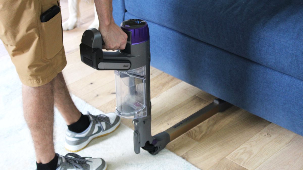 Shark Cordless PowerDetect Clean &amp; Empty