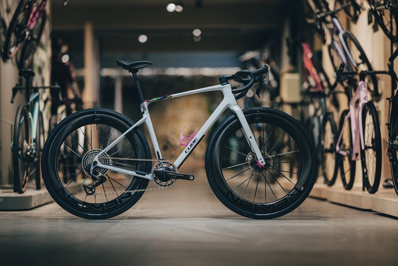 A Cube Nuroad C62