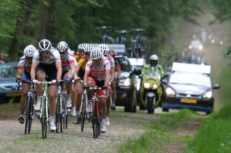 The cobbles break things up