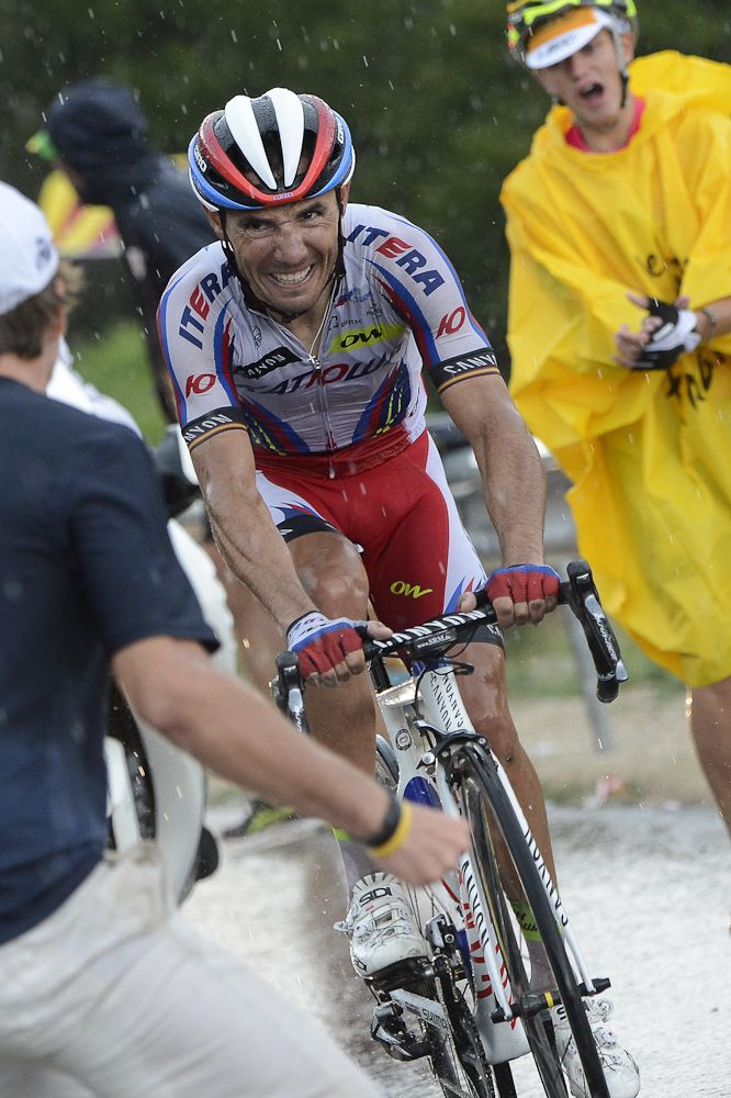 Joaquim Rodr&iacute;guez rides through the rain during stage 12.