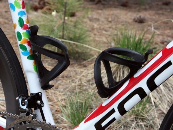 The Jelly Belly p/b Kenda team uses Arundel's more value-oriented Sport cages, made from reinforced nylon instead of carbon fiber.
