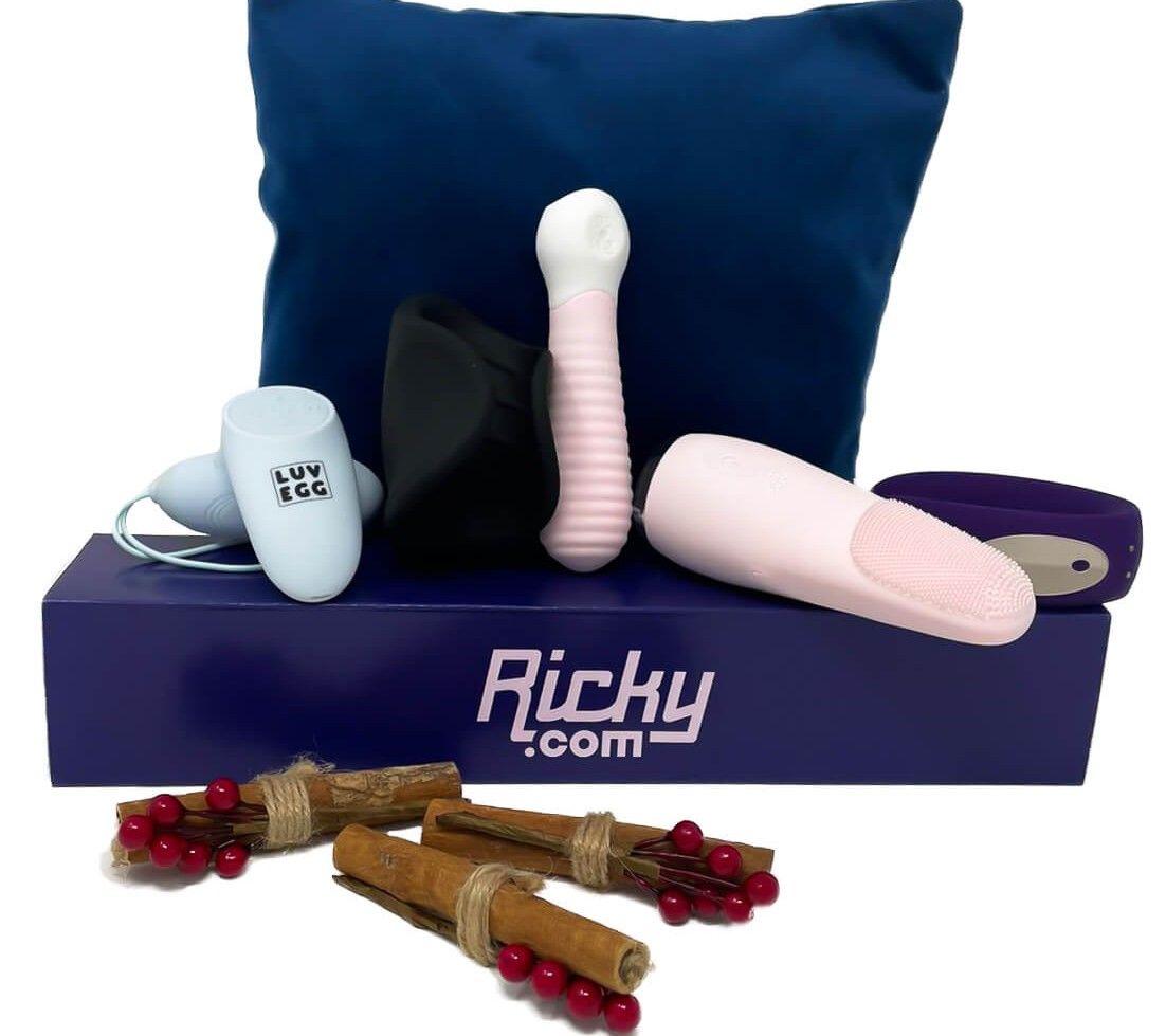 A Sex Toy Christmas Cracker Is The Perfect Pick Up Woman And Home 3462