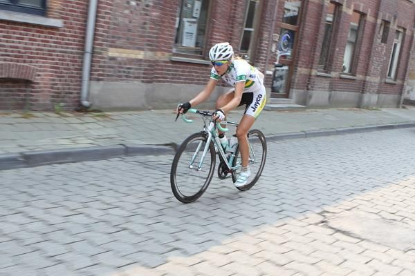 There were also some brick paved streets in Roeselare, which made bumpy riding conditions