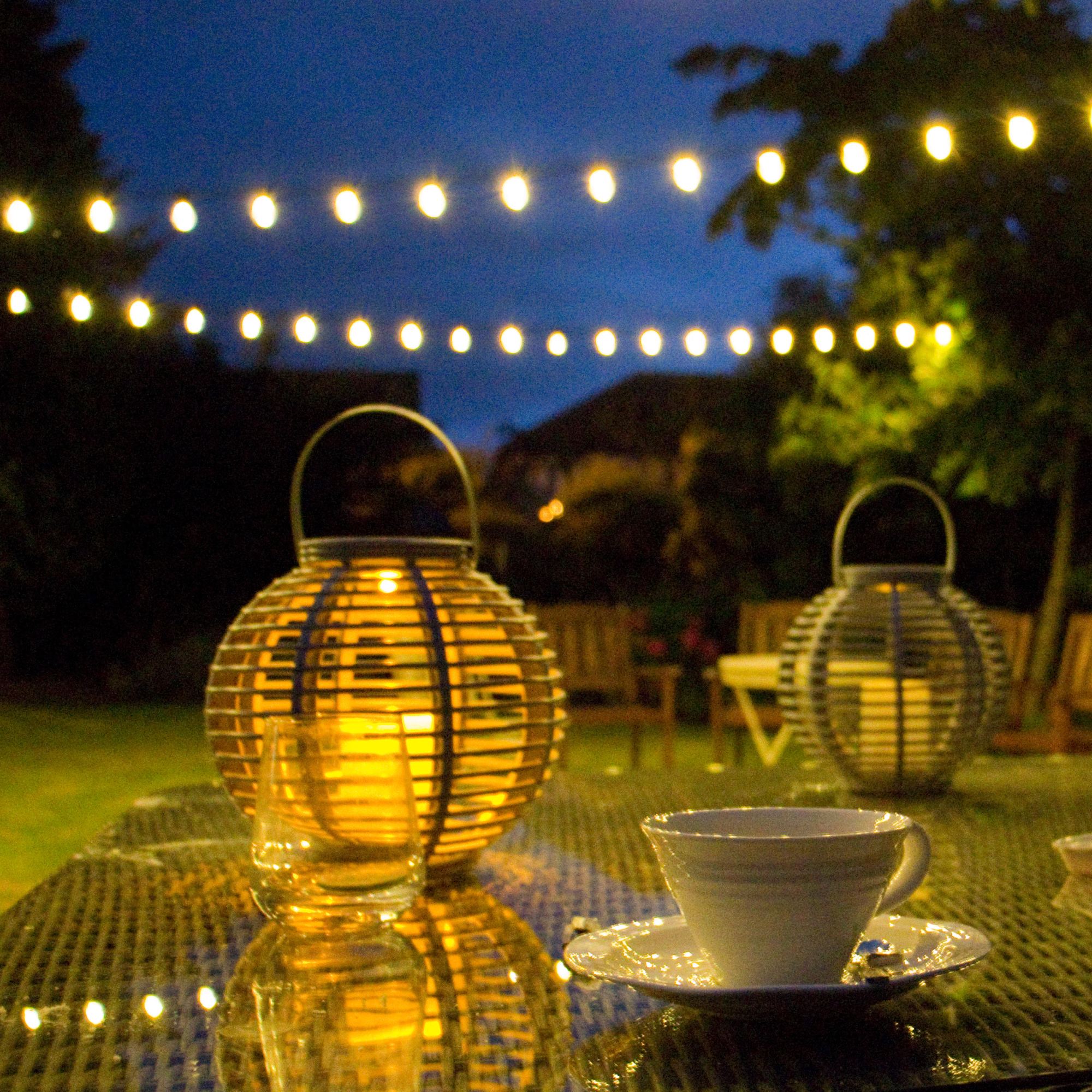 solar garden lights