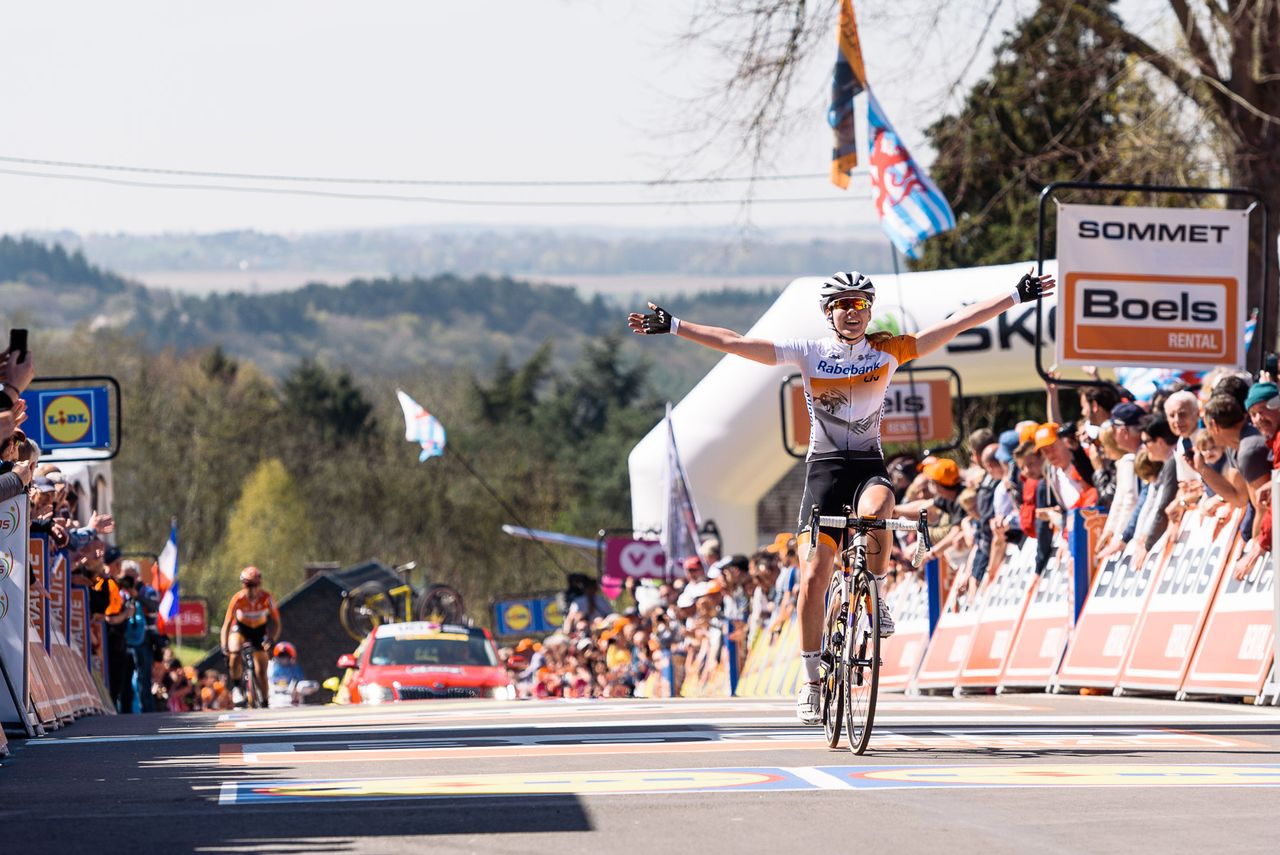 Anna van der Breggen (Rabo-Liv) wins La Fleche Wallonne