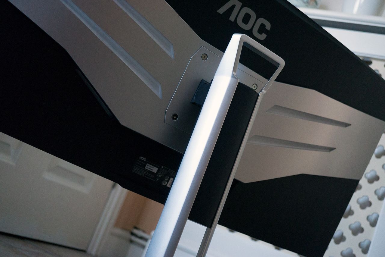AOC AG35UCG