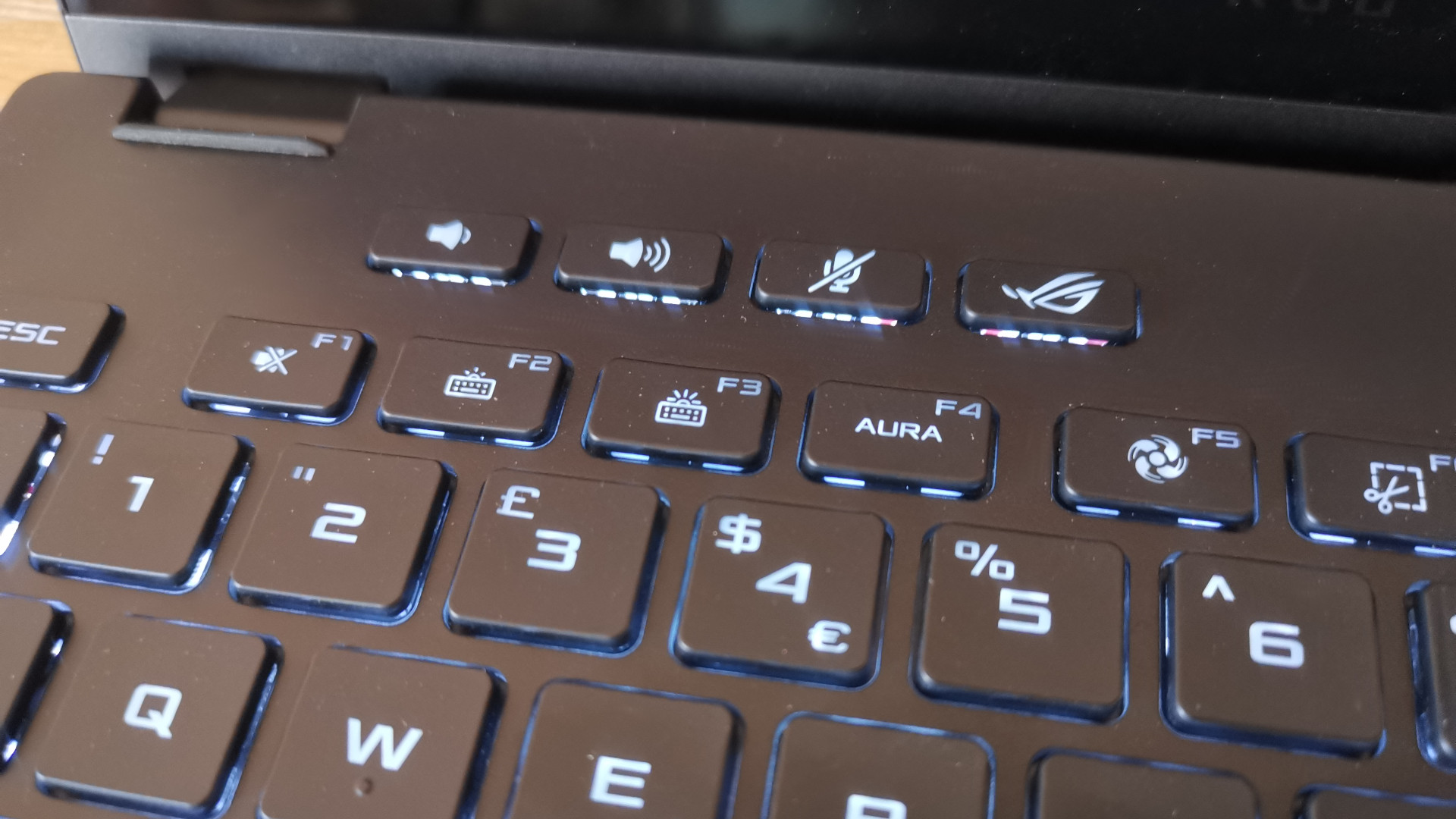 The keyboard on the Asus ROG Flow X13