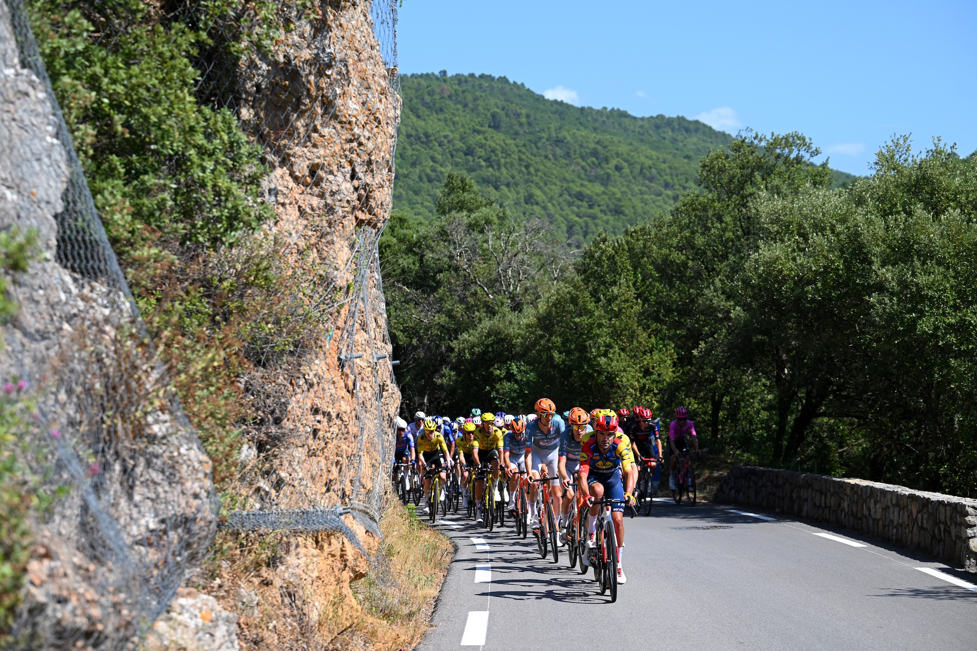 A general view of the peloton competing during the La Vuelta