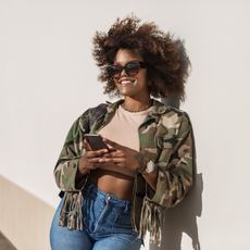 beautiful woman wearing sunglasses in the sun