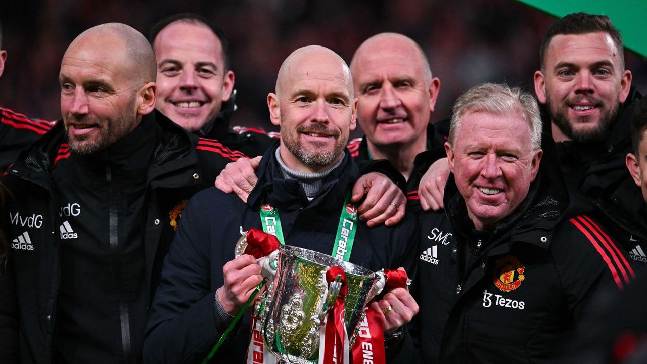 Man Utd boss Erik ten Hag with his coaching staff after the Carabao Cup win 