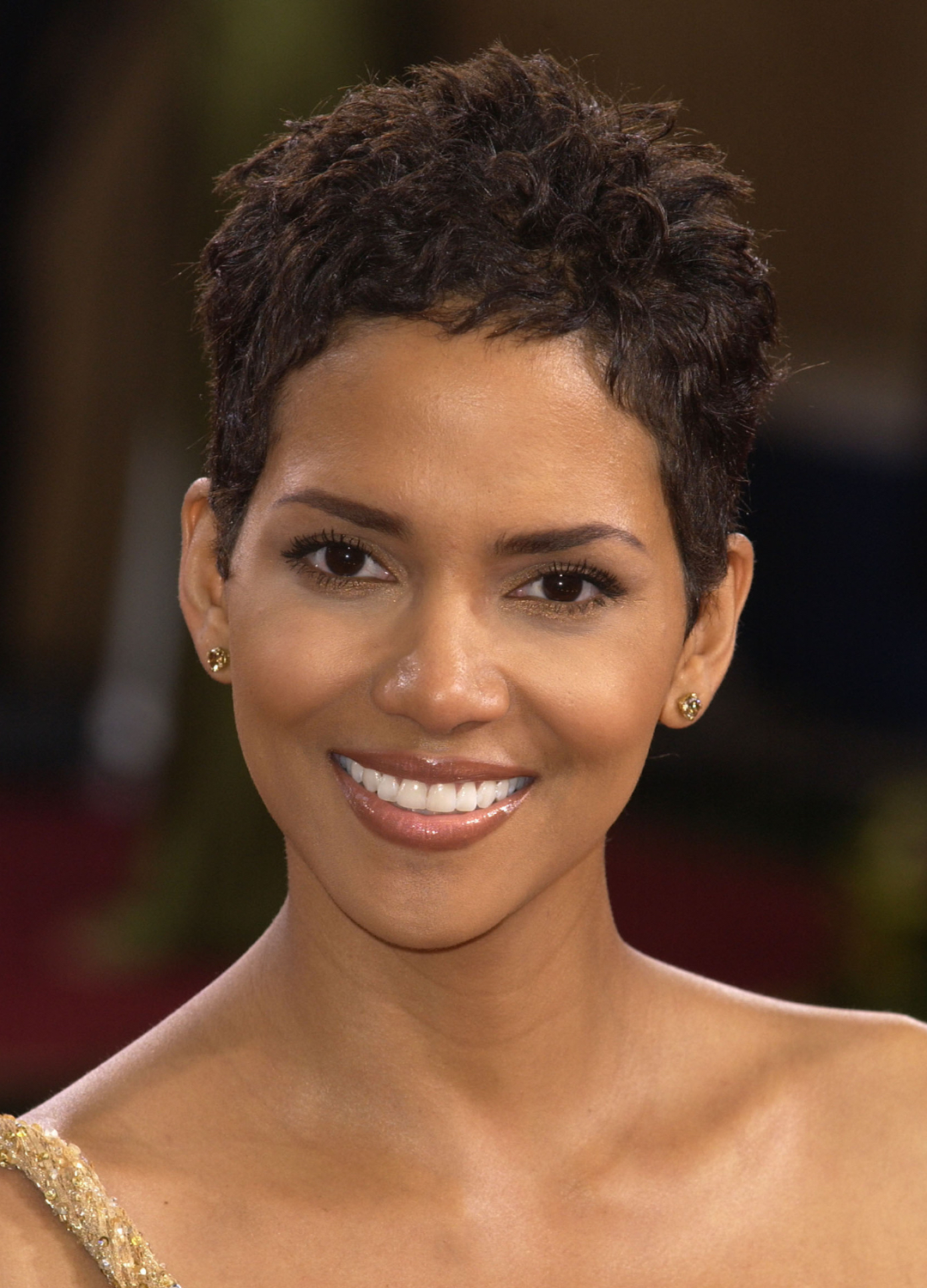Halle Berry arrives for the 75th Academy Awards at the The Kodak Theater in Hollywood, California, 2003