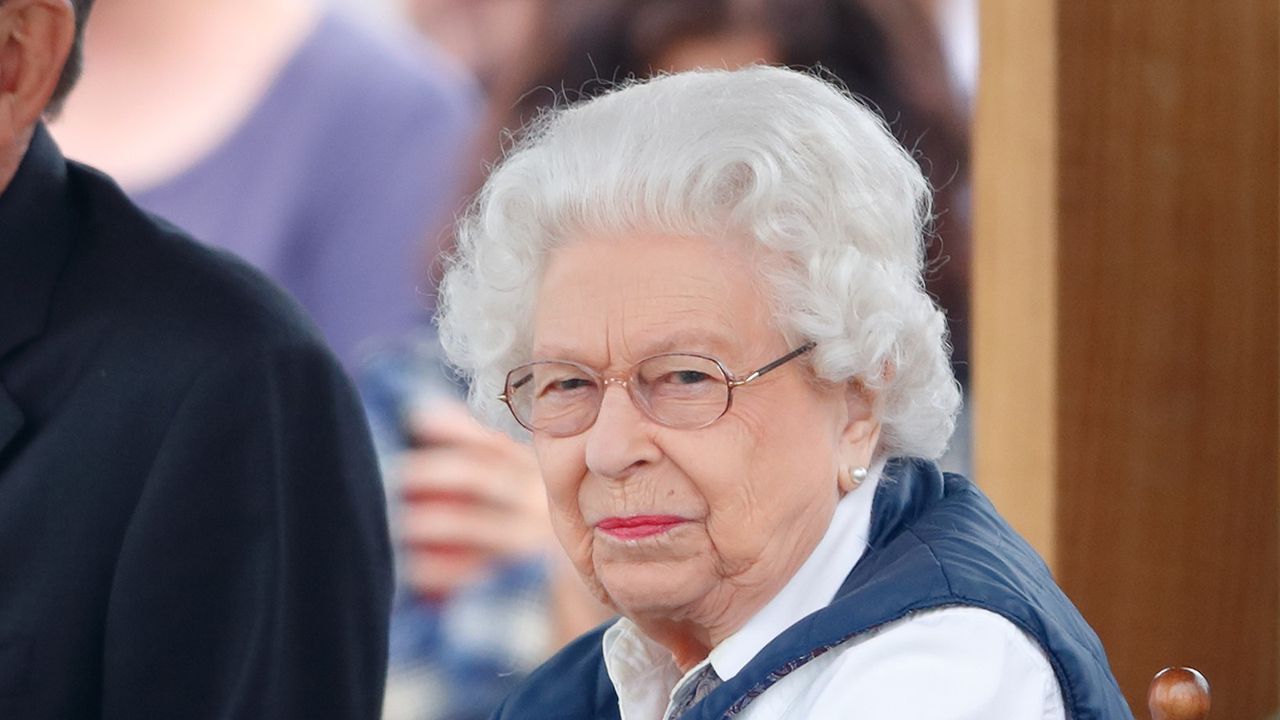 Queen&#039;s desperation to block wheelchair photos revealed