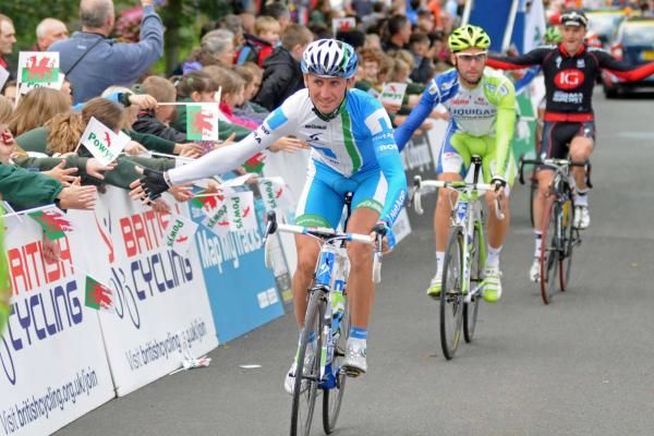 Riders greet the fans at the start of stage 6