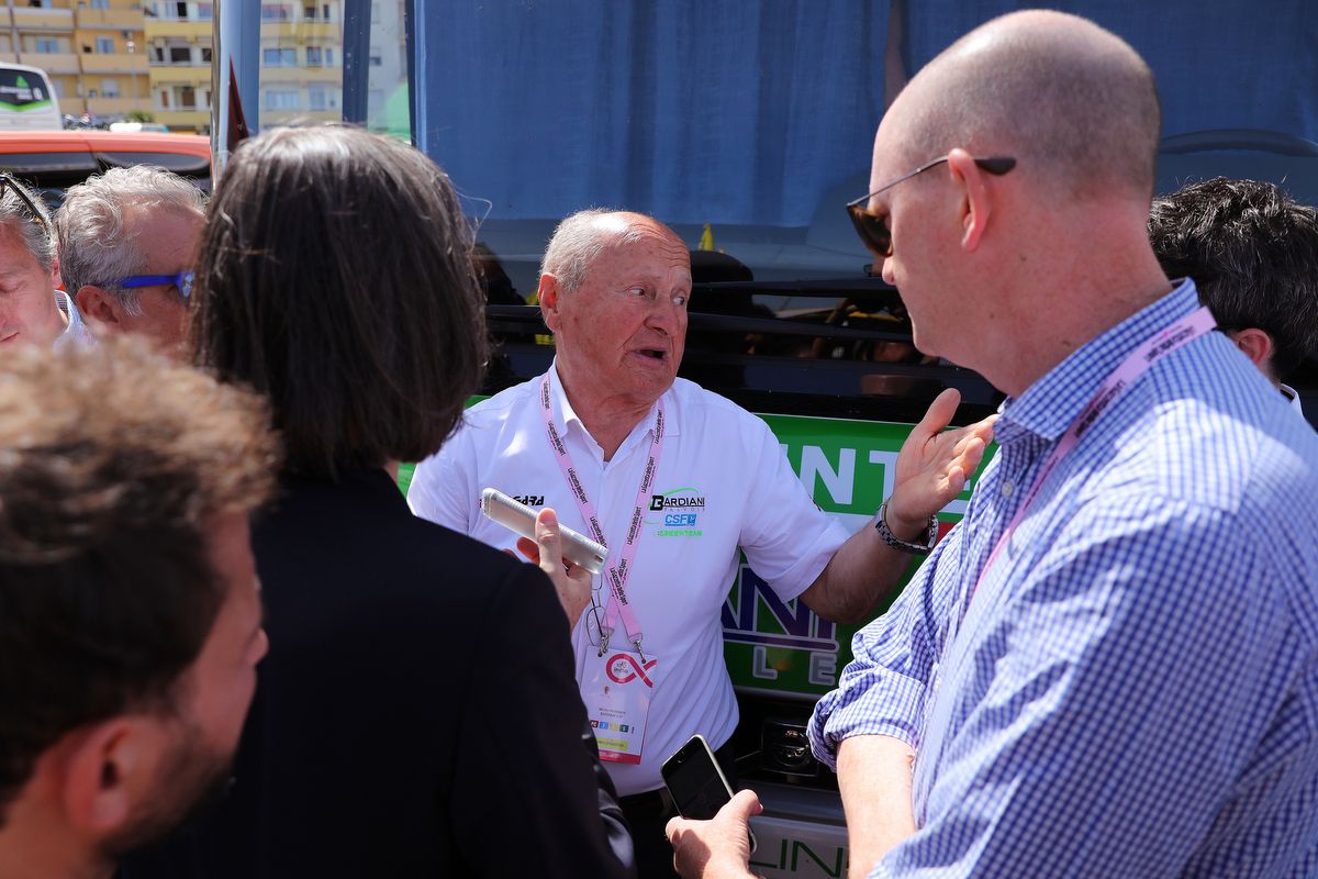 Bardiani-CSF's Bruno Reverberi was a man in demand at the start of stage 1