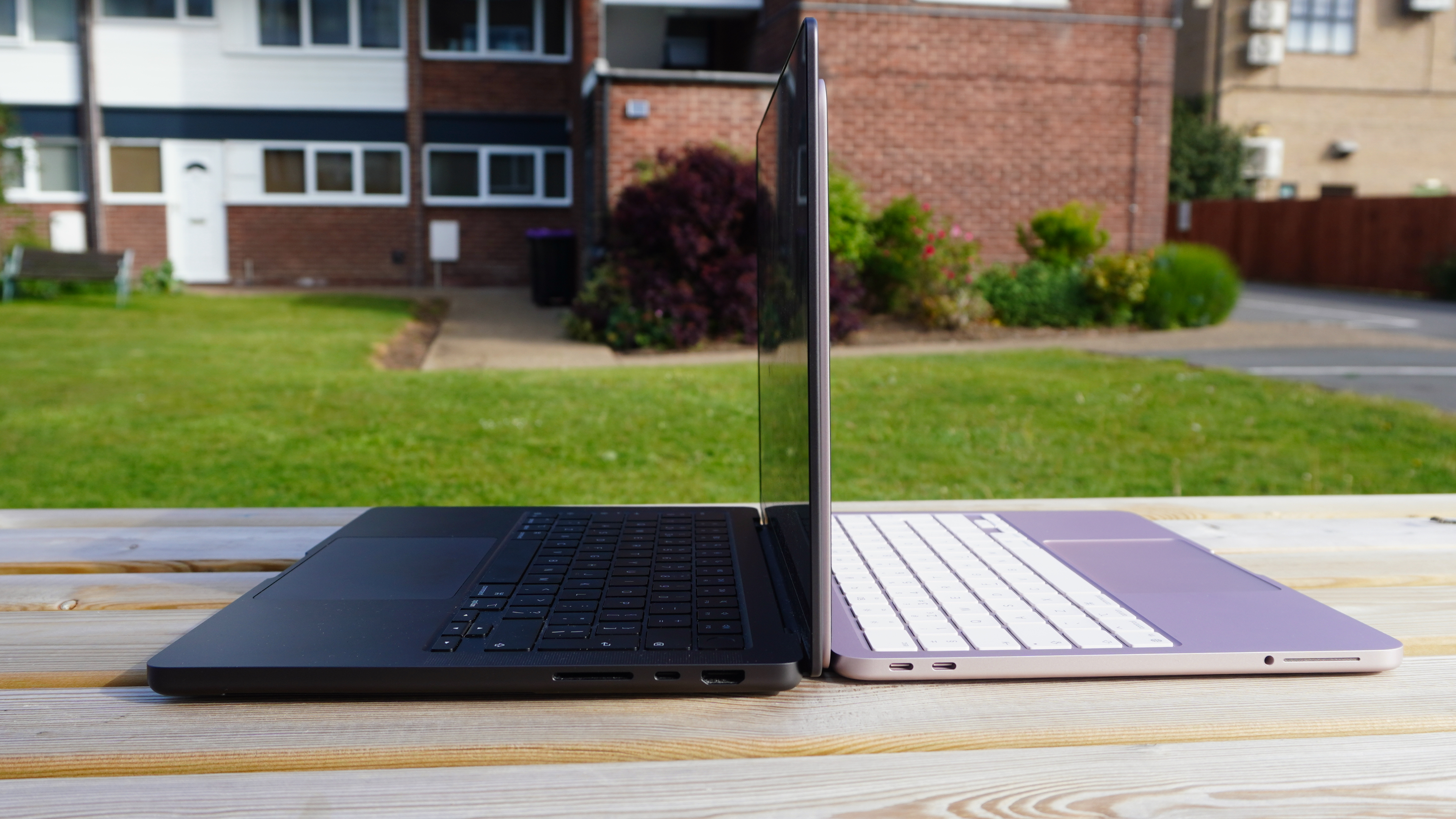 MacBook Pro vs MacBook Neo