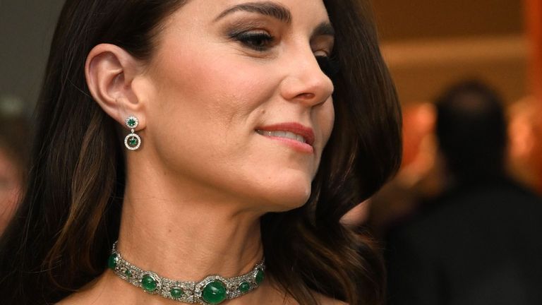 Princess Catherine Wore An Emerald Choker That Once Belonged To Princess Diana Marie Claire 