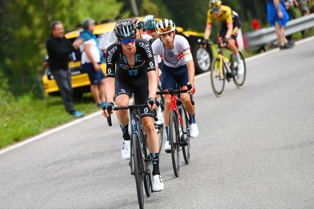 PASSO FEDAIA ITALY MAY 28 Thymen Arensman of Netherlands and Team DSM leads the chase during the 105th Giro dItalia 2022 Stage 20 a 168km stage from Belluno to Marmolada Passo Fedaia 2052m Giro WorldTour on May 28 2022 in Passo Fedaia Italy Photo by Tim de WaeleGetty Images