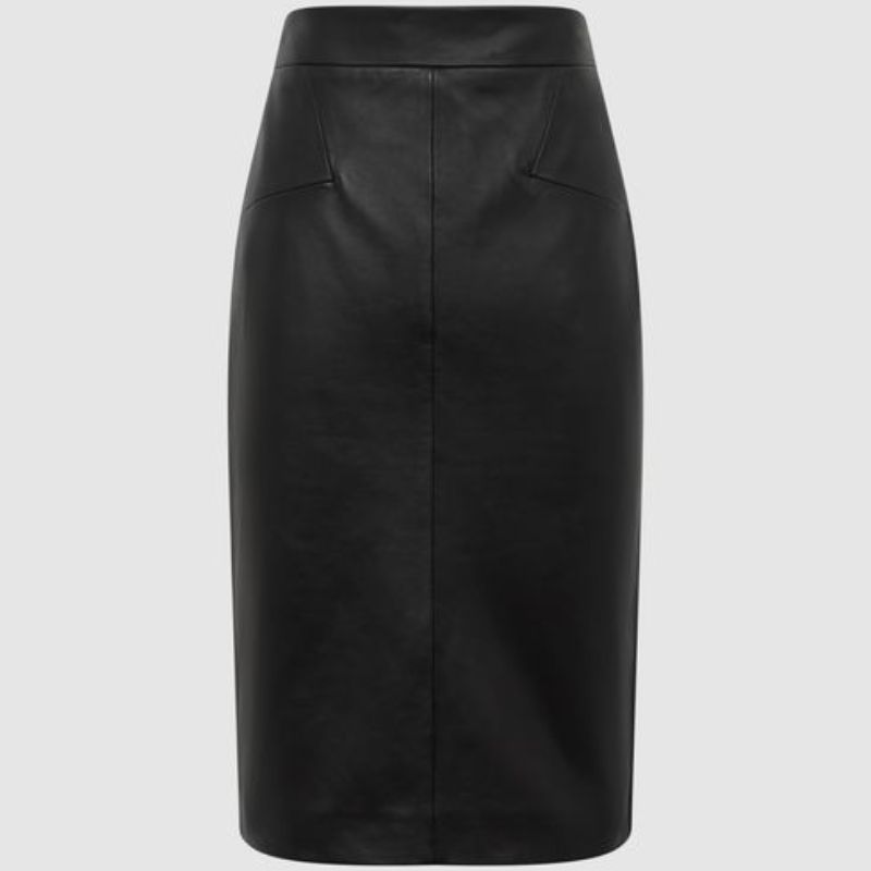 how-to-style-a-leather-skirt-7-leather-skirt-outfit-ideas-woman-home