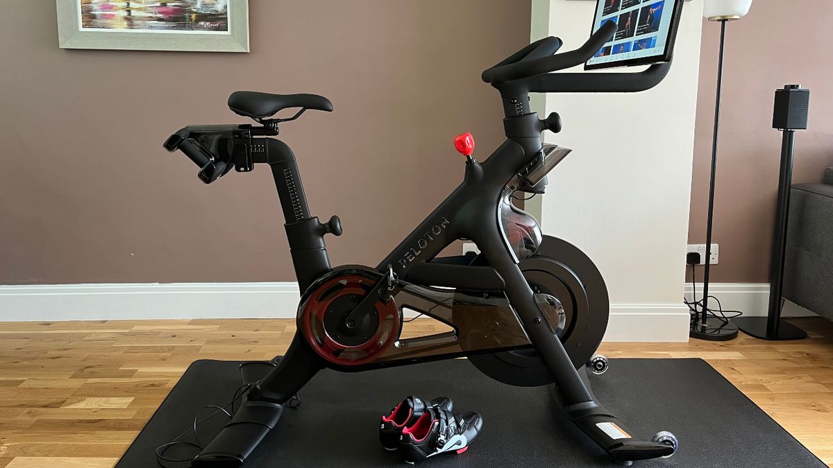 Average price of a peloton online bike