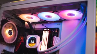 Corsair H150i Elite LCD XT within Corsair 5000T chassis