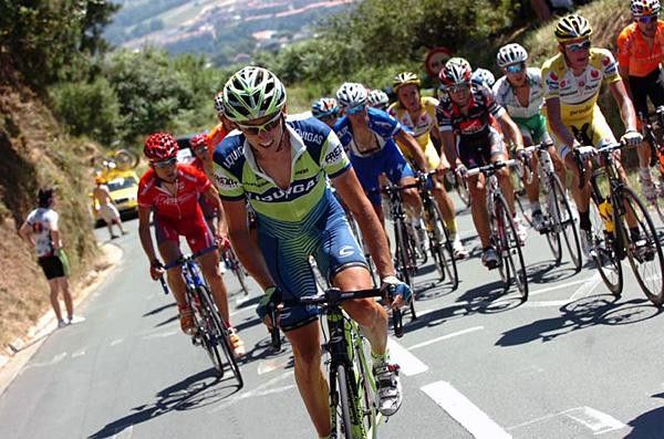 Leonardo Bertagnolli (Liquigas) charges early on.