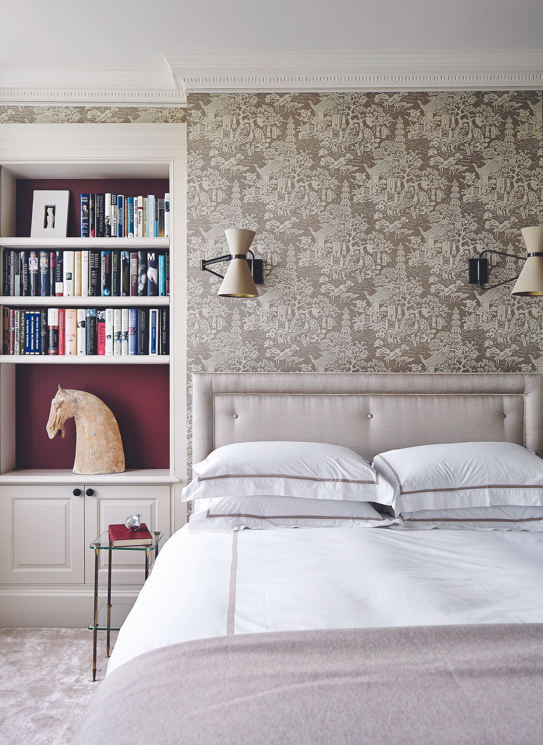 Book storage ideas in a bedroom