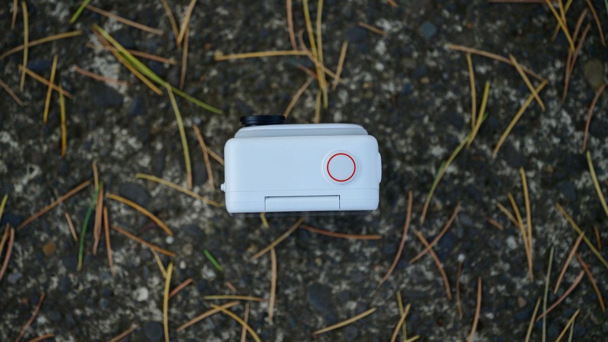 Insta360 Go 3 top button