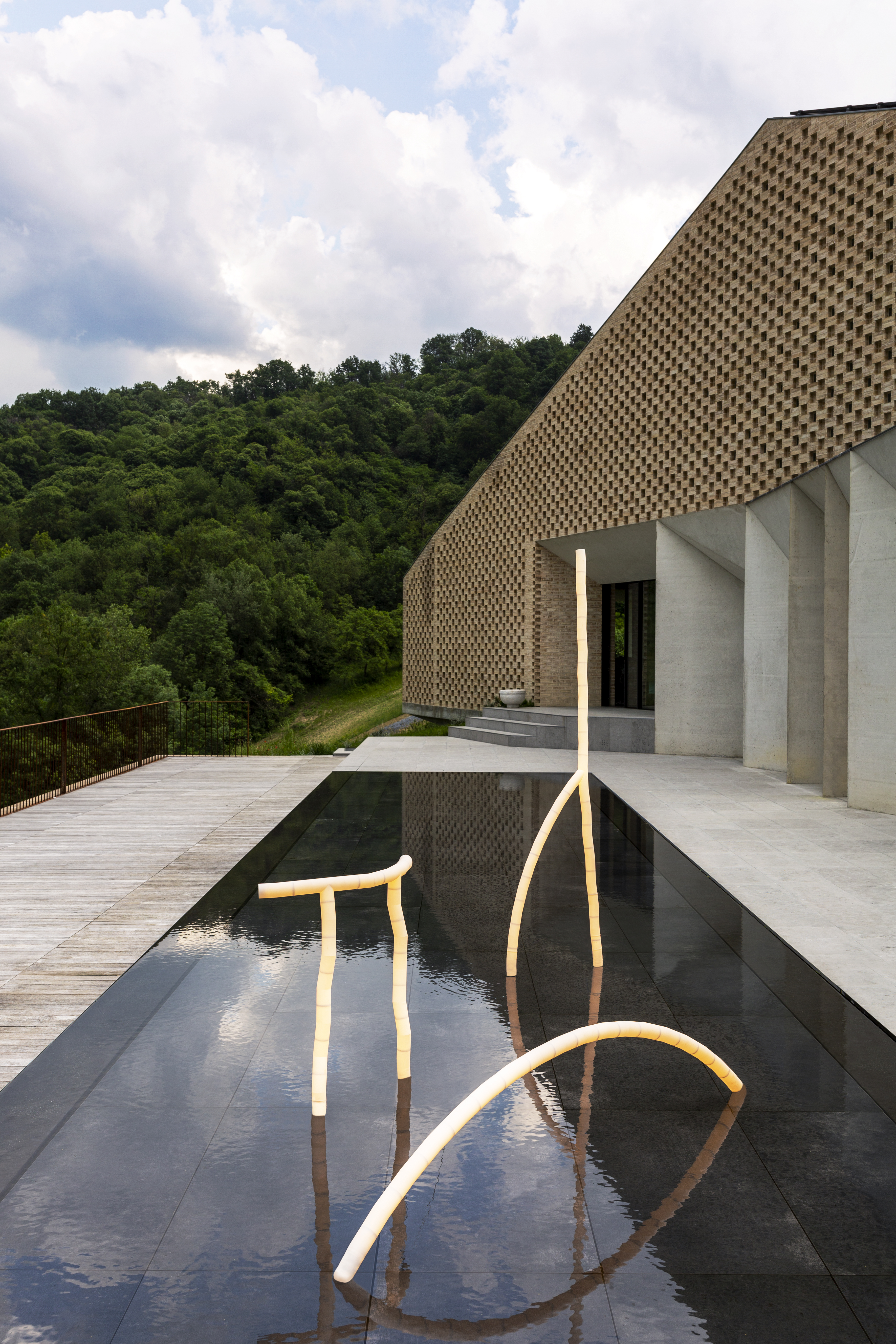 &#039;Tratti&#039; collection designed by Cara \ Davide