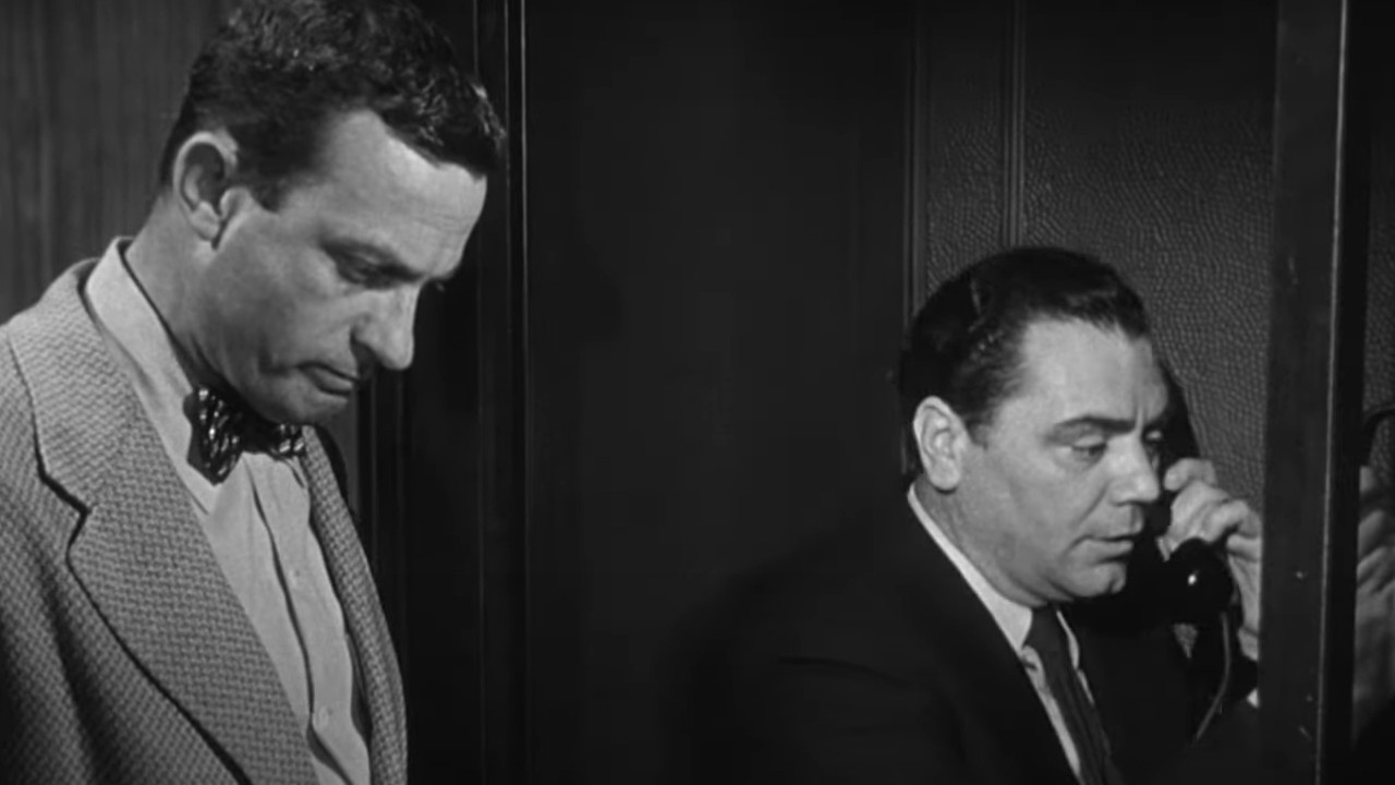 Ernest Borgnine Marty'de telefonda konuşuyor