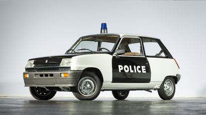 Lot 22: Renault 5 décorée "police", 1983