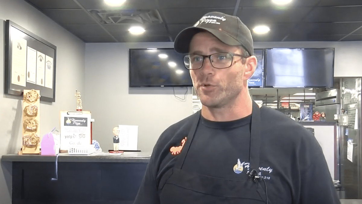 To show his appreciation, Ohio pizzeria owner gave a full day of sales