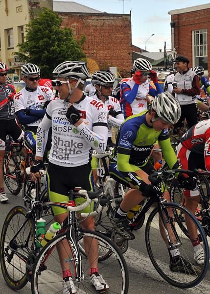 Riders from Cyclingnzshop.com - Bio Sport line up for the 9th and final stage of the Tour of Southland.